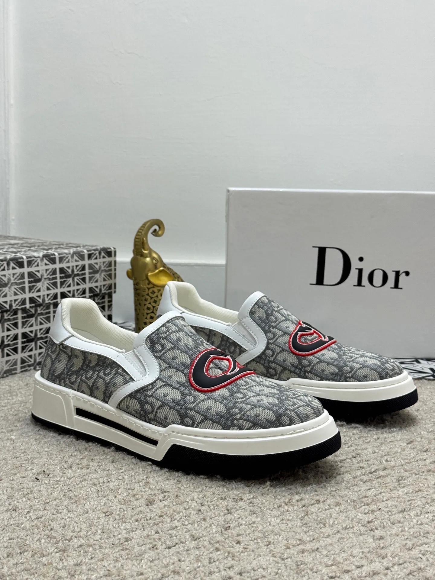Men's men's shoes 💰380 [New style] 🌂🌂Top original - Dior 🆕 one-leg casual shoes, the upper is carefully made with canvas, comfortable and breathable ~ two-color rubber sole, enhances style. Fashionable and versatile, it can complement any look. Featuring an exquisite design that is uniquely dynamic and modern, this shoe is part of Dior's legacy and embodies modern elegance. Size: 38-44 (45 customized